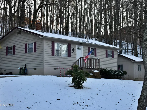 235 E Ashton Dr, Cumberland Gap, TN 37724