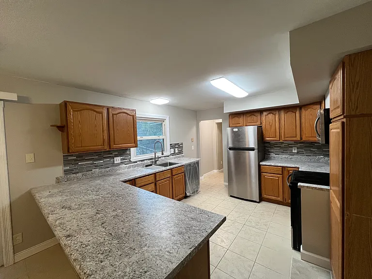 4 Mandalay Dr — Photo 6