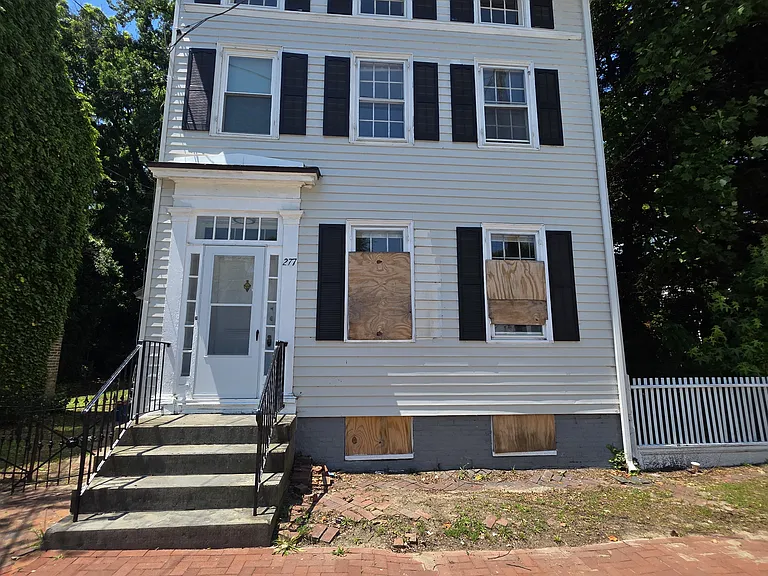 277 E Broadway — Photo 20