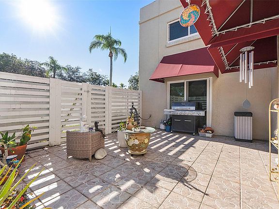 5th image of 565 NW 98th Avenue #565