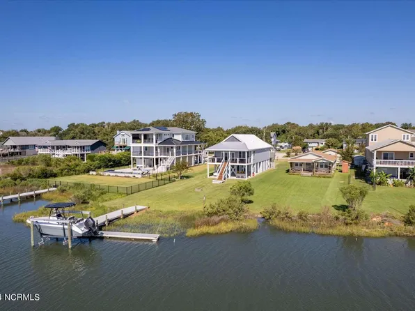 1172 Mallard Bay Road, Hampstead, NC 28443