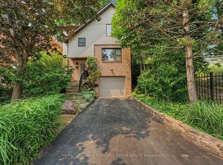176 B Collier St, Barrie, ON L4M 1H7