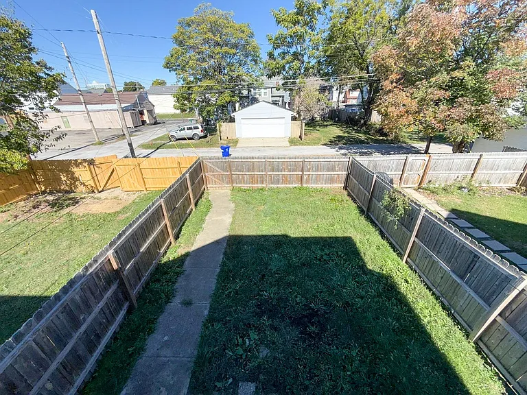 850 E Whittier St — Photo 20