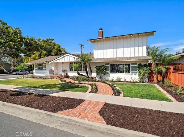 360 Bucknell Rd, Costa Mesa, CA 92626