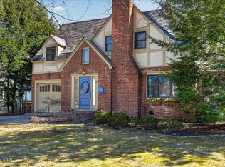 9 Luzerne Pl, Queensbury, NY 12804