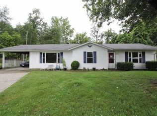 600 Valley View Dr, Bethalto, IL