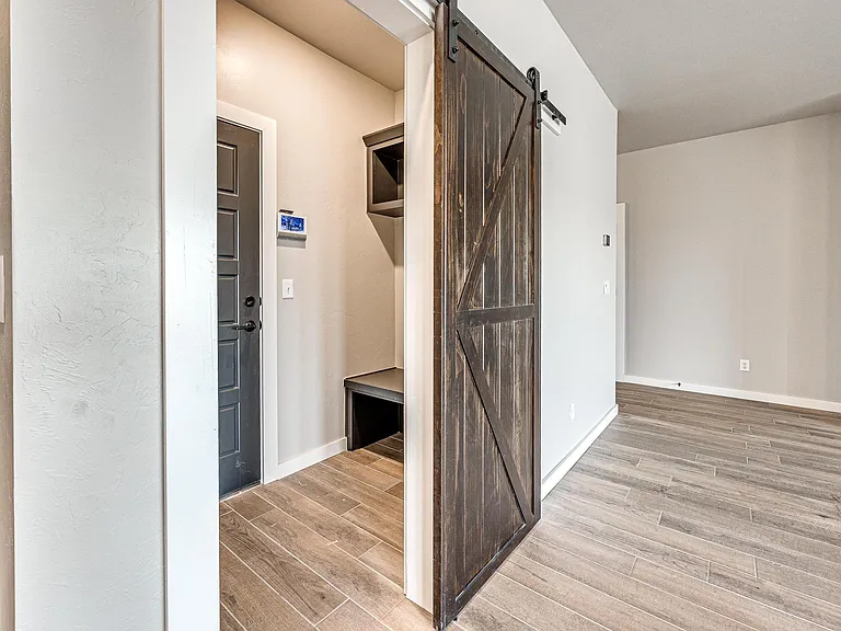 109 Carlow Way — Photo 35