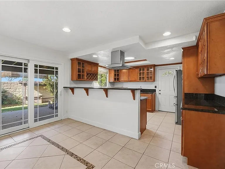 937 N Greenpark Ave — Photo 4