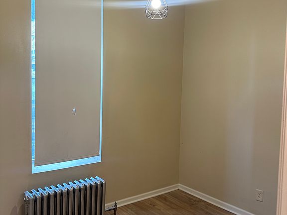 5th image of 3921 W Grenshaw St #1