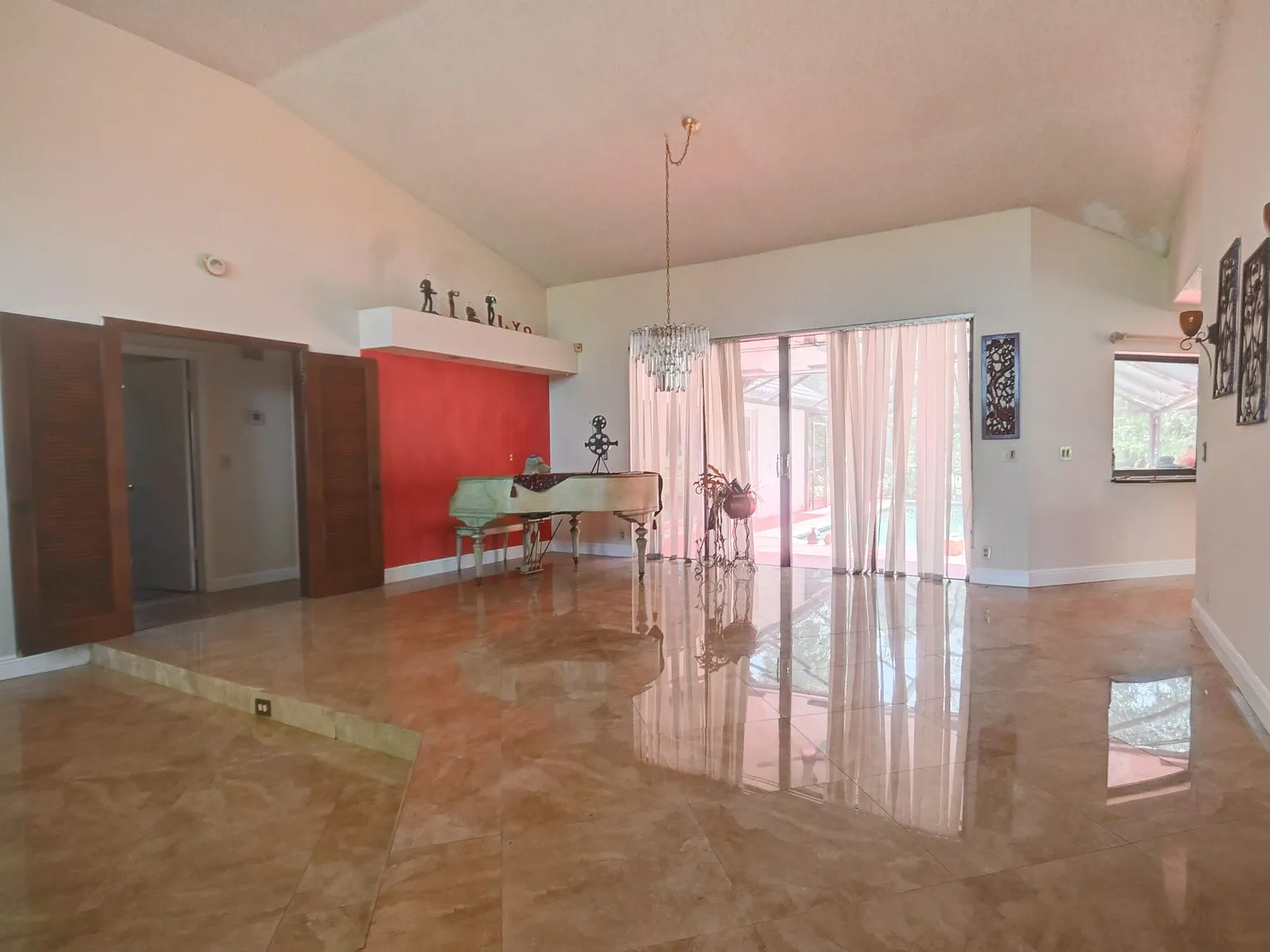 3 bed, 2.5 bath, 2657 sqft, $4,695 — Photo 2