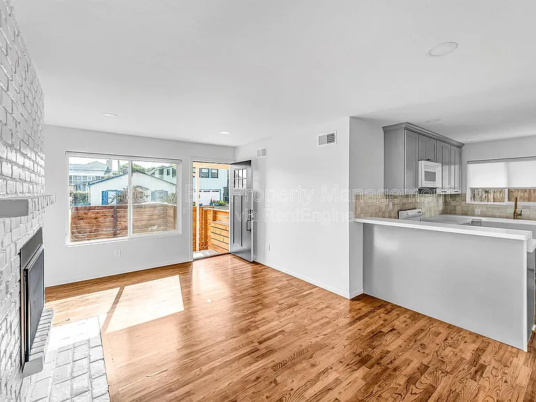 226 Park St — Photo 11