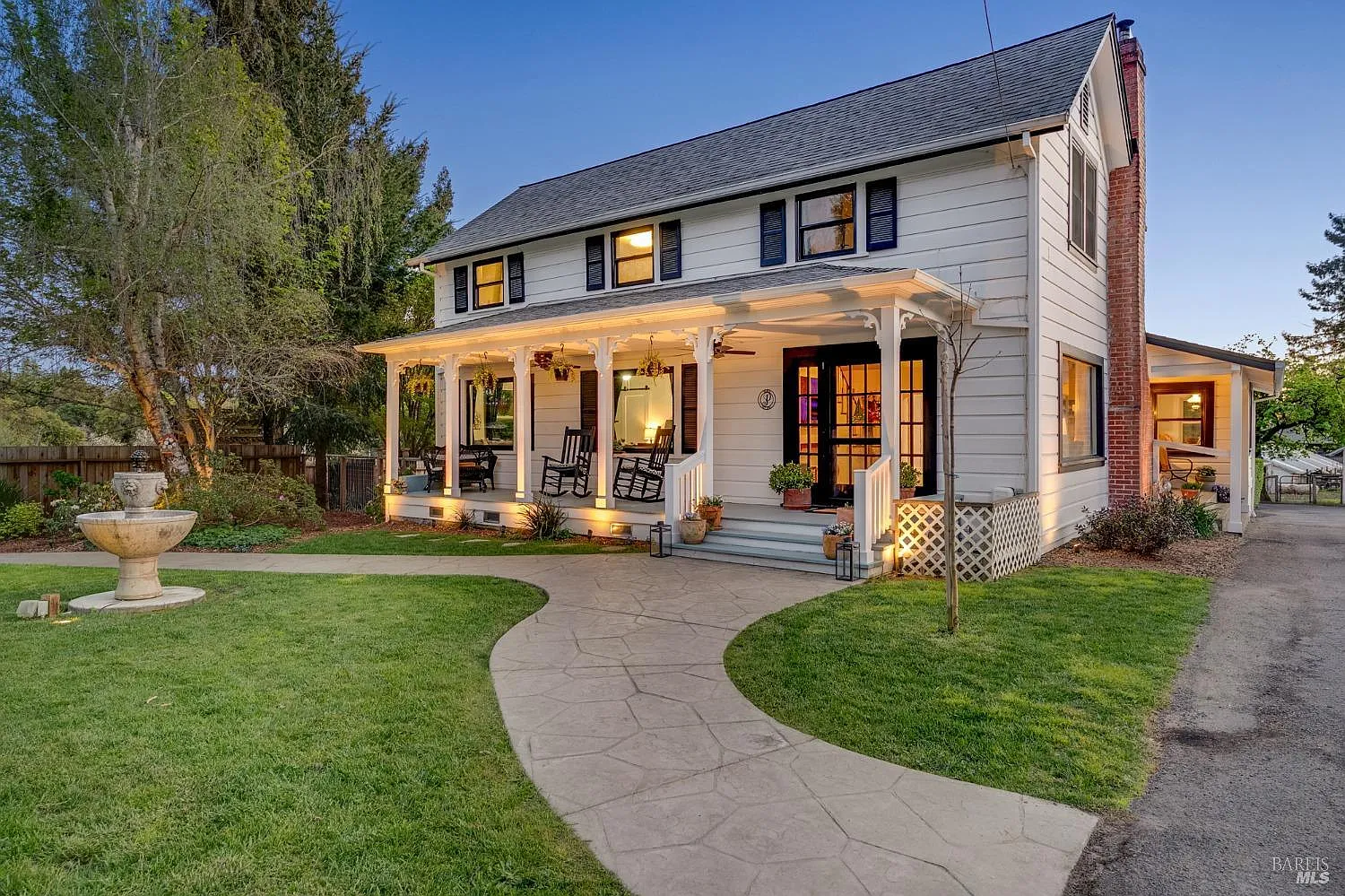 1220 Gravenstein Highway N - 4bd/2ba, 2,752 sqft - in Sebastopol, CA