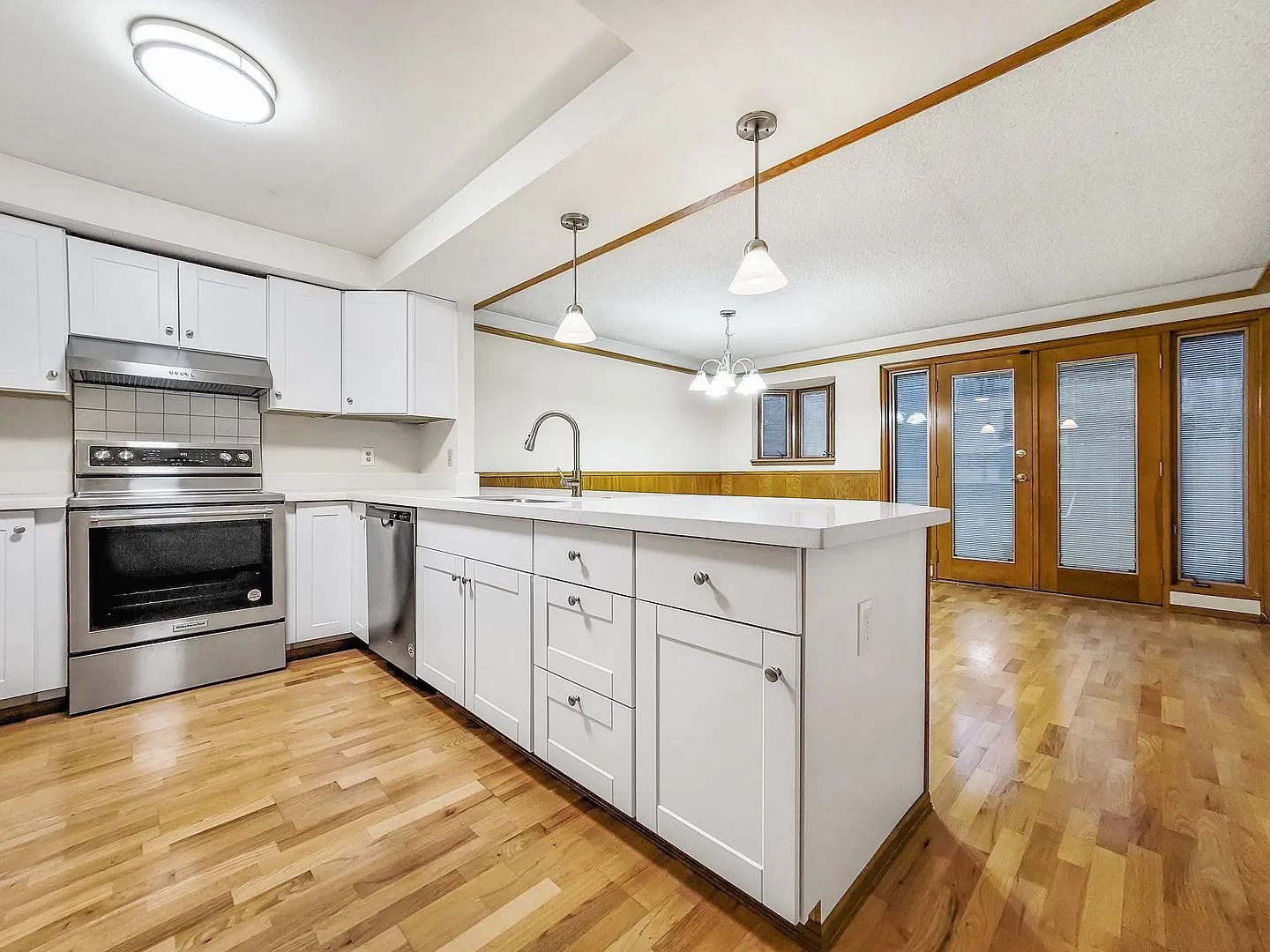 Modern One-Level Home in Innisglen Upgraded Interiors + Prime Bellevue Location — Photo 4