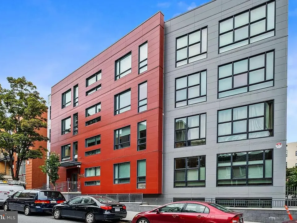 2337 Champlain St NW #104