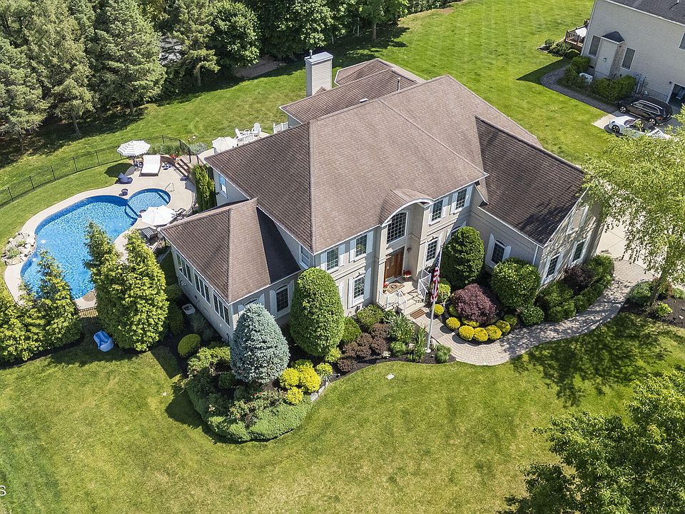 1st image of 26 Whirlaway Drive