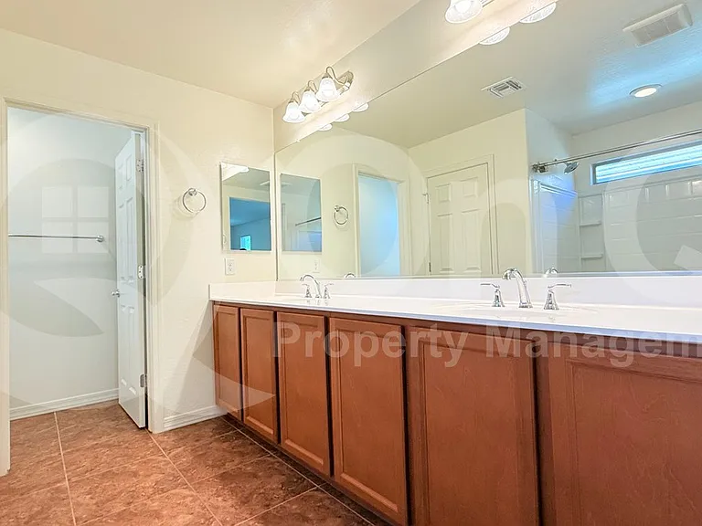 3706 S 57th Ln — Photo 14
