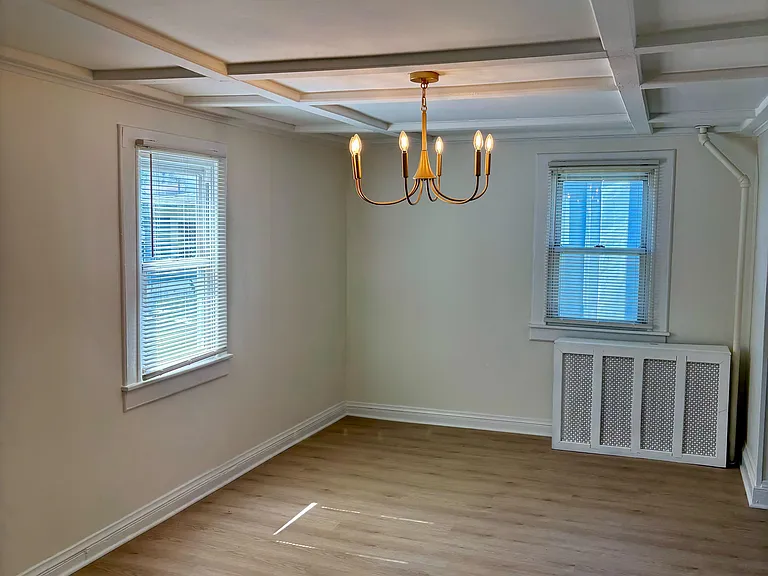 315 Laurel St — Photo 5