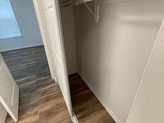 3rd image of 2716 S Dixie Hwy APT 307
