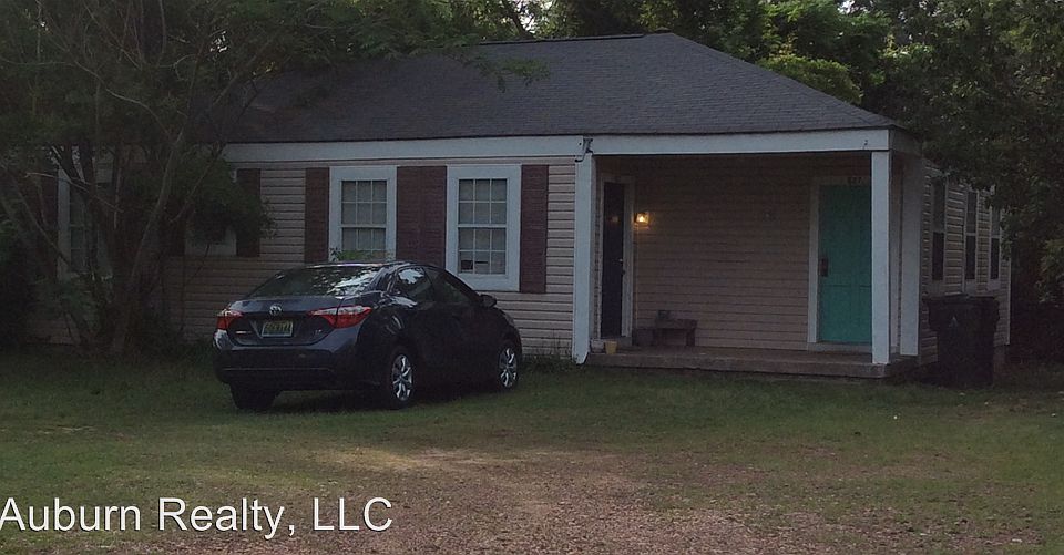 2nd image of 825 Lakeview Dr
