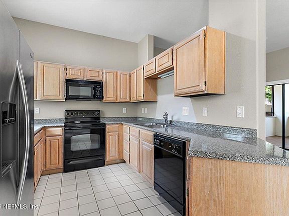 4th image of 10150 BELLE RIVE Boulevard #204