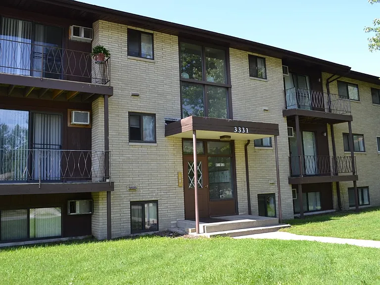 Edgewood Apartments — Photo 3