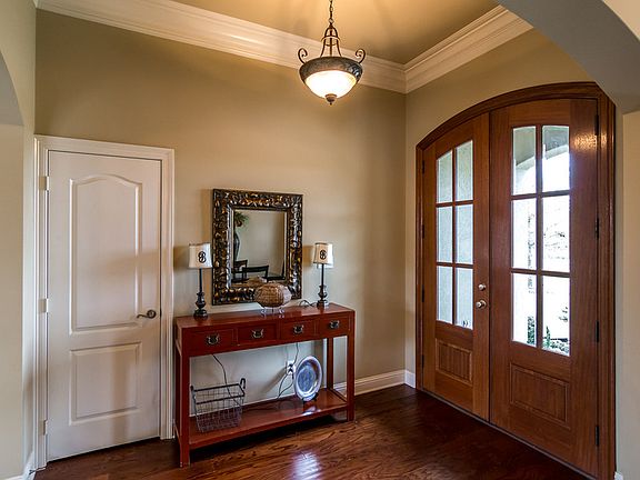 3rd image of 308 Saint Annes Ct