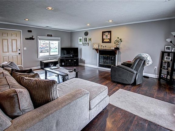 3rd image of 9884 Fremont Ave