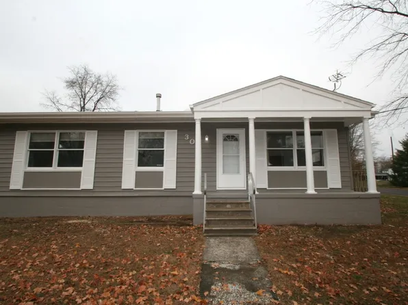 306 E Madison St, Mackinaw, IL 61755