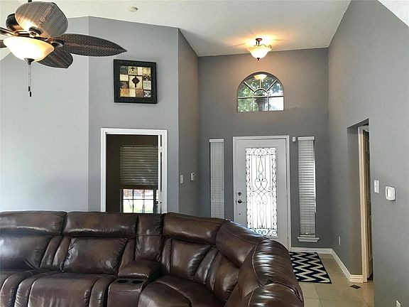 2nd image of 4422 Laredo Dr