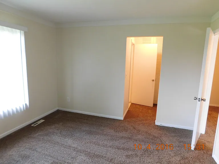 444 Fox Hills Dr N #7 — Photo 23