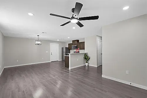 3 bed, 1217 sqft, $1,750 — Photo 2