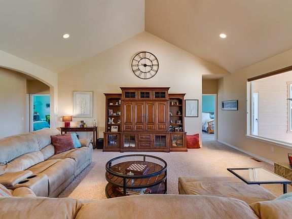 Spacious, Natural Light
