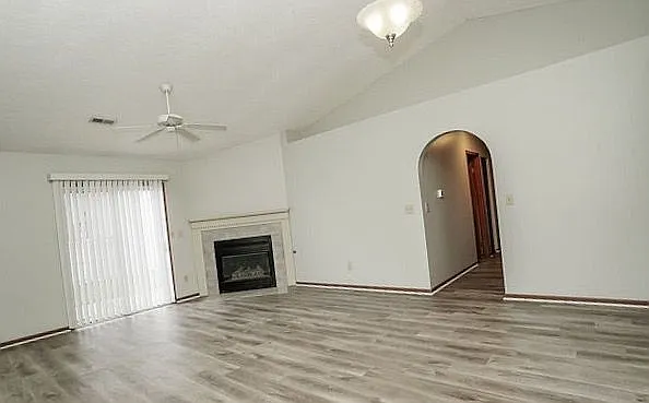 2103 Big Tree Dr photo 1