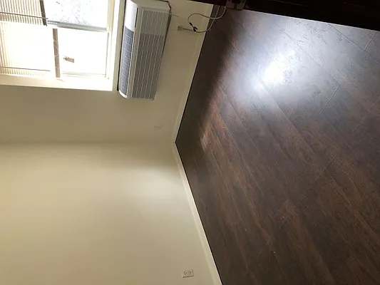 Rented by 18 REALTY | media 32