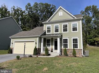 1035 W Masters Dr, Cross Junction, VA 22625