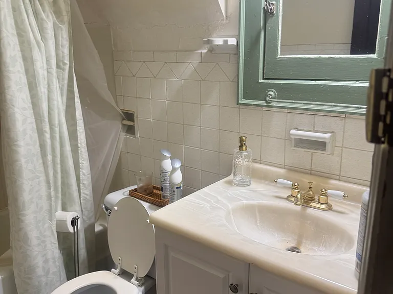1617 Wilson Ave — Photo 5