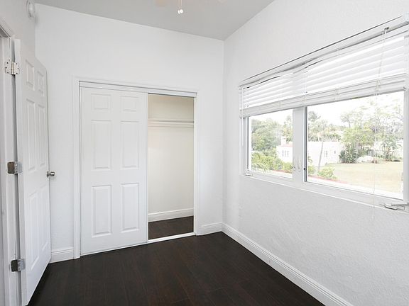 4th image of 518 Biscayne Dr #A