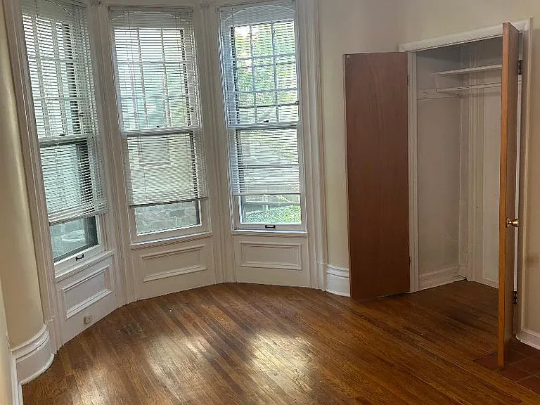 423 Crescent St NE #1 — Photo 8
