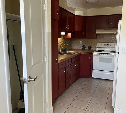 3rd image of 590 Mill Rd #10