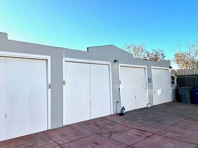 31 Oakes Blvd — Photo 12