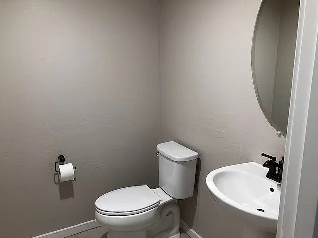 Downstairs covenient guest bathroom