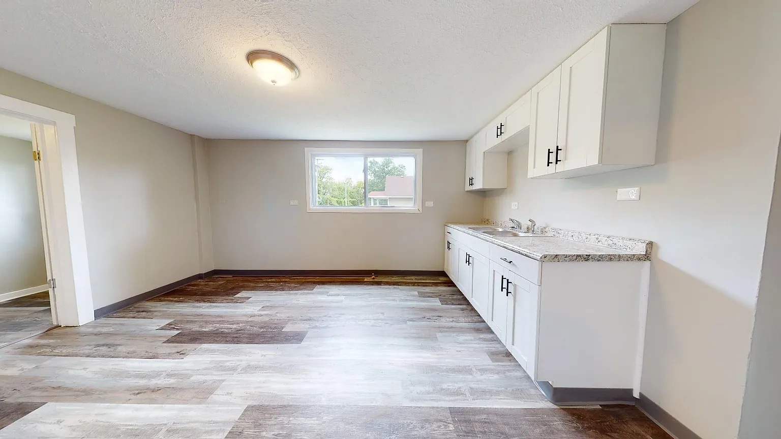 4023 Valley Rd photo 1