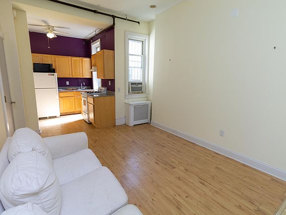 3rd image of 3853 Lancaster Ave Floor 2