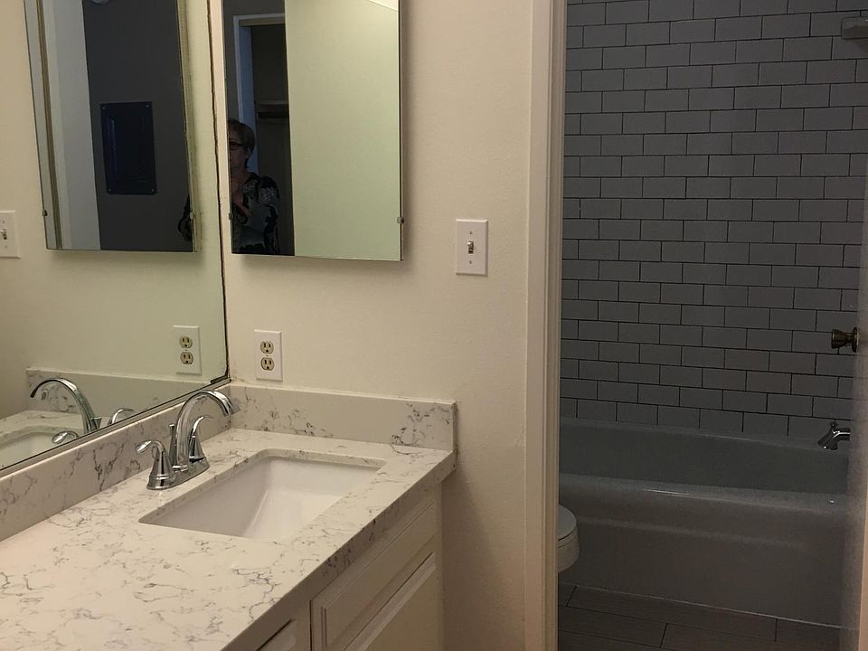 1st image of 11555 Nebraska Ave APT 2