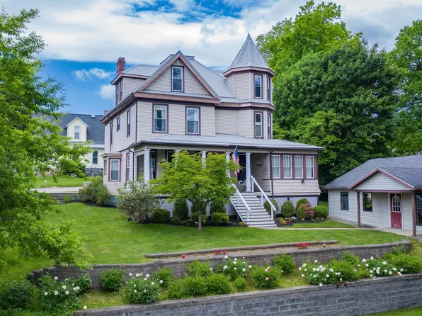 102 Fortney Ave, Kingwood, WV 26537