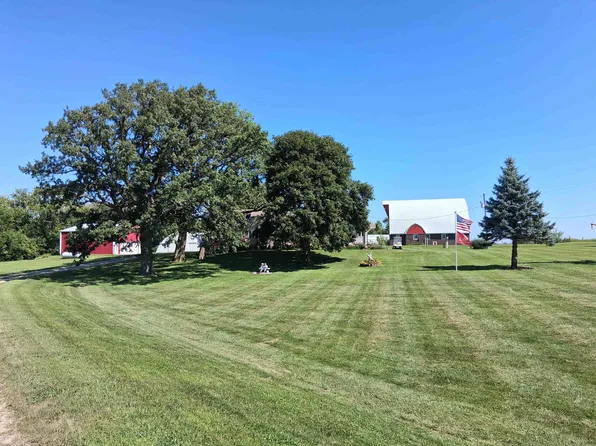 44478 700th St, Lakefield, MN 56150