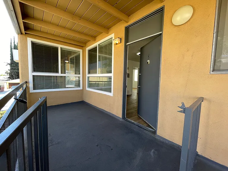 7351 Variel Ave — Photo 21