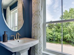4120 Elmwood St, Chantilly, VA 20151