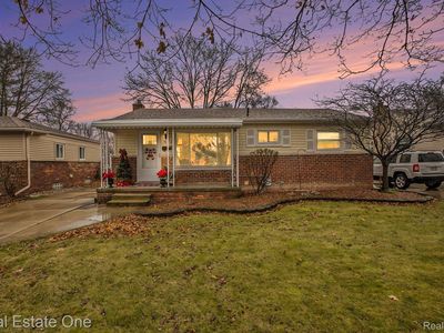 9025 Weddel St, Taylor, MI, 48180