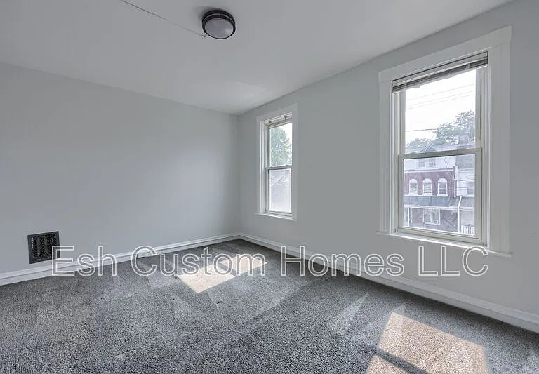 611 S Prince St — Photo 37